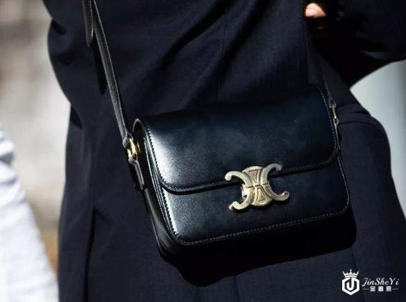 包包回收哪家服务好？Celine Triomphe