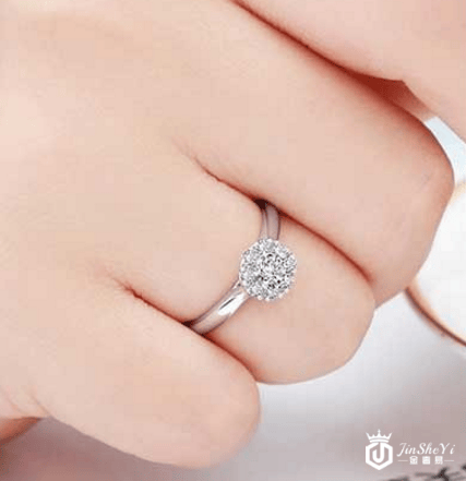 钻石女戒价格贵不贵？