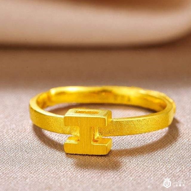 黄金回收哪家好，怎么根据年龄选择黄金首饰？