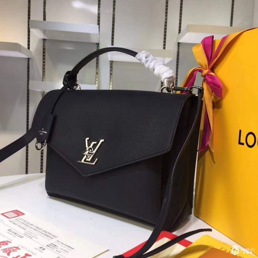一万多的包包回收店什么价格?