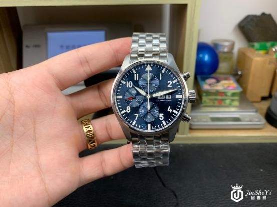 被那一抹蓝深深吸引，IWC万国飞行员计时小王子特别版，震撼来袭