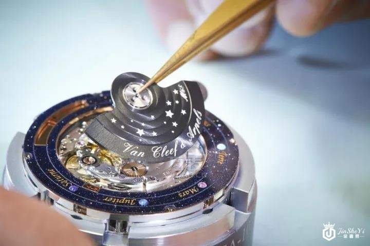 二手梵克雅宝Van Cleef &amp; Arpels手表回收价格是多少?