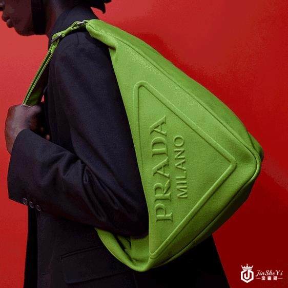 二手奢侈品回收，Prada Triangle Bag三角包！