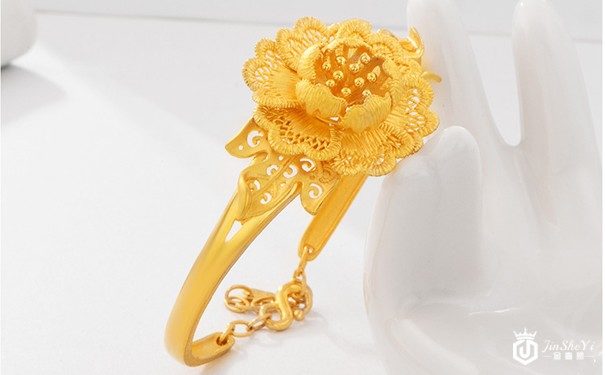 黄金回收多少钱一克，买卖黄金最好是经过什么渠道？