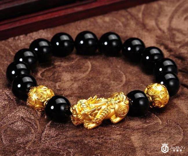 黄金价格今天回收，哪里买黄金首饰好？