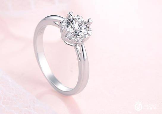 哪里回收二手钻石，求婚钻戒什么牌子比较好？