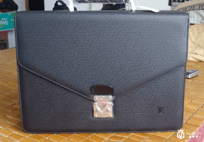 Chanel Classic Flap包包有哪些历史？香奈儿包包回收值钱吗？