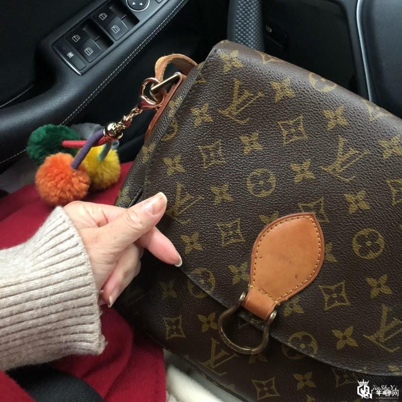 lv如何辨别真假包包，回收价格如何？