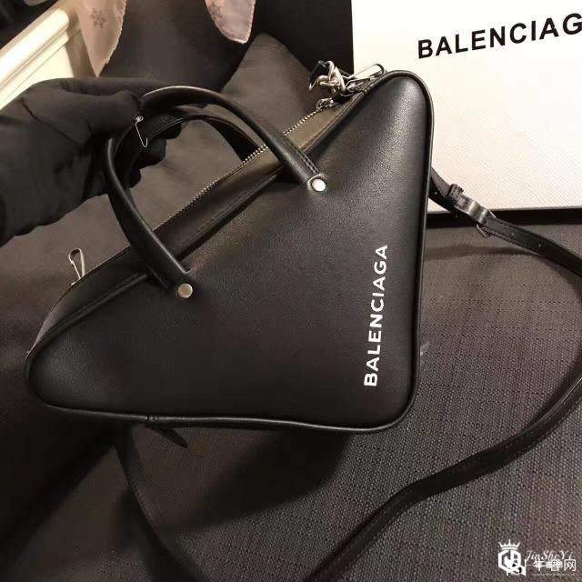 巴黎世家的机车包回收价格现在怎么样？