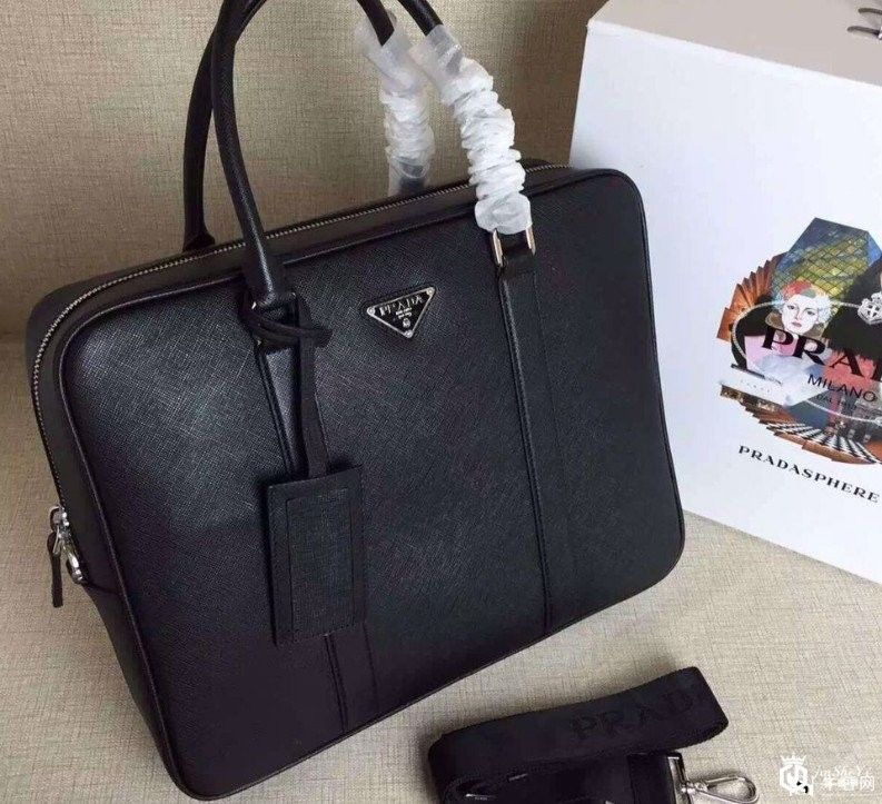 普拉达男士公文包回收有大价值？