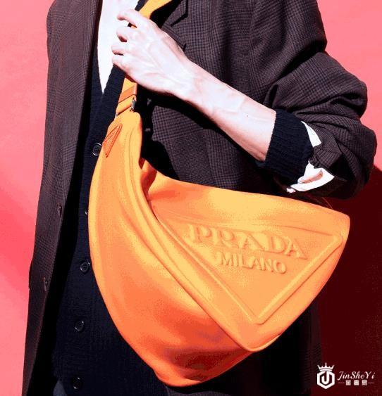 二手奢侈品回收，Prada Triangle Bag三角包！