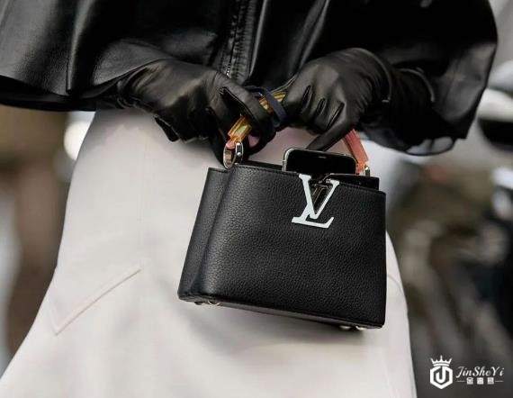 附近回收LV包包的店，Louis Vuitton Capucines