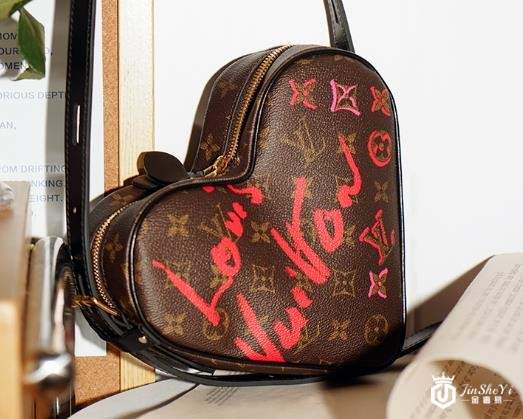 LV去哪回收好？Louis Vuitton Coeur 爱心包
