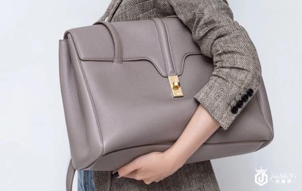 哪里高价回收celine包包，Celine Soft 16有哪些特色？