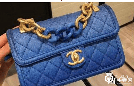 Chloe Mini Roy水桶包搭配起来好看吗？