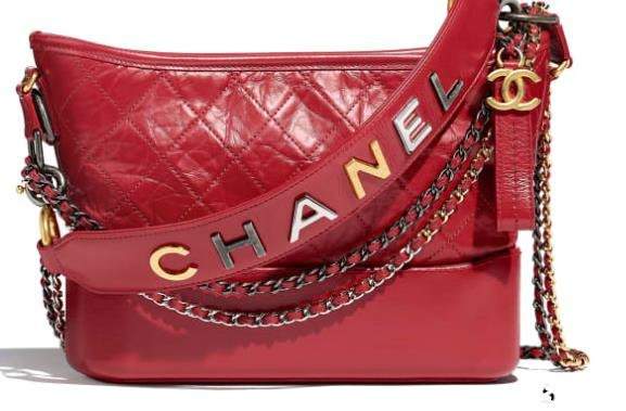 Chanel包包回收行情怎么样，流浪包带子怎么背？