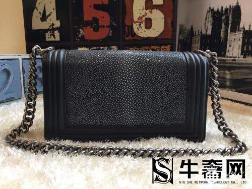 迪奥cd saddle马鞍包包的回收价格是多少？包包回收真的值钱吗？