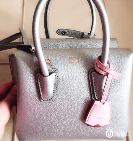 LV Dauphine系列包包入手感受好吗？成都回收名牌包包！