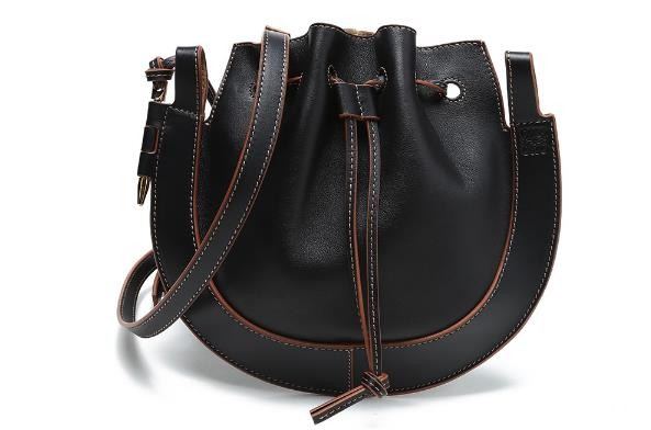 Loewe包包回收几折，Loewe特色包包有哪些？