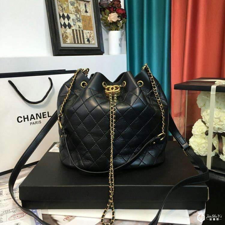 为什么现在二手奢侈品包包越来越受欢迎了呢？