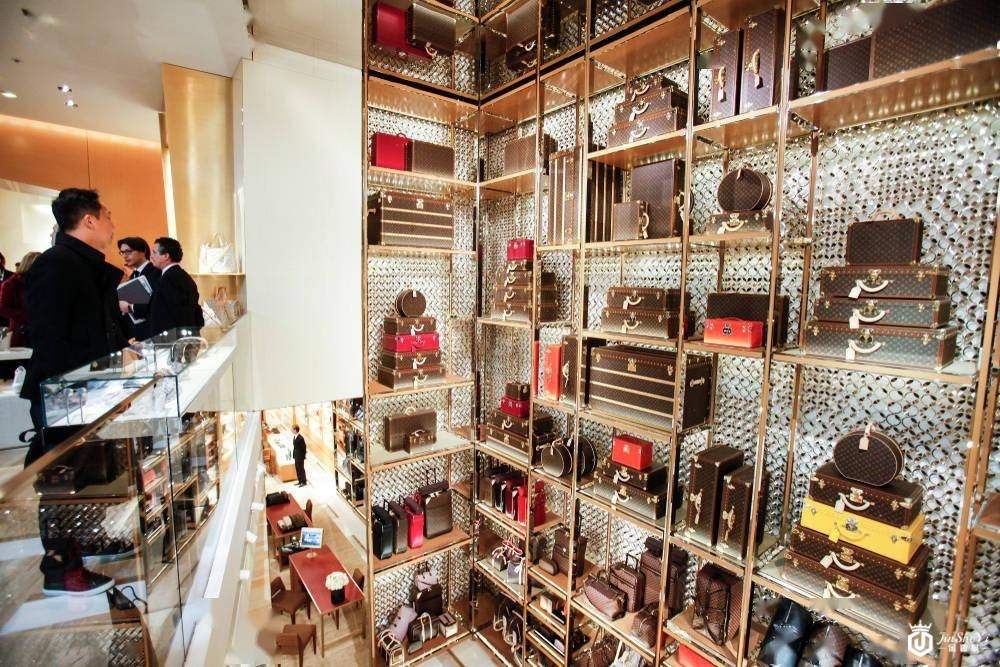 中国二手奢侈品市场规模或超万亿元；Tory Burch开设京东旗舰店