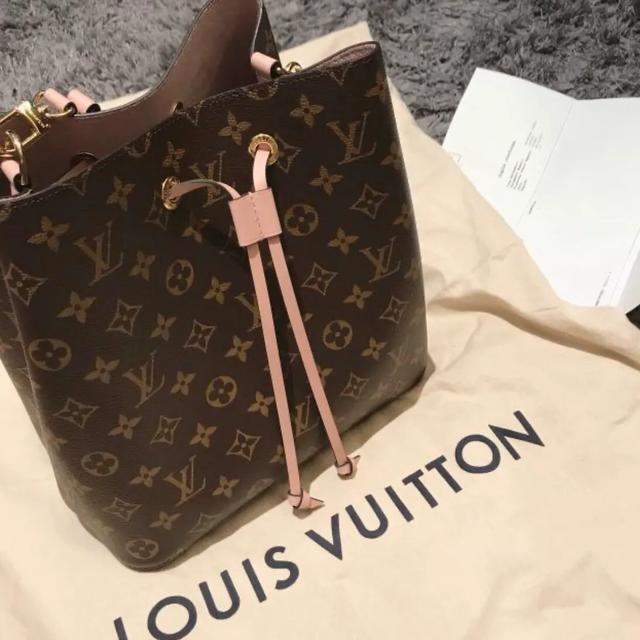 lv包包卖给二手店会贬值吗,买lv保值吗