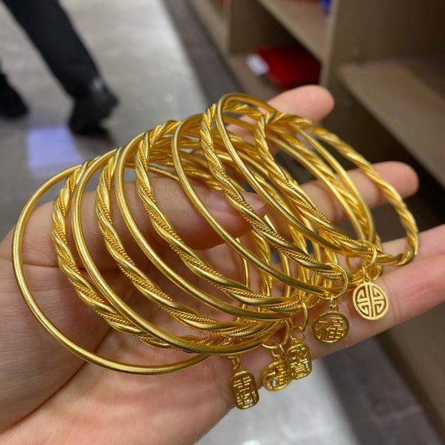 不管什么牌子的黄金回收价都一样吗,不同品牌黄金回收价格一样吗