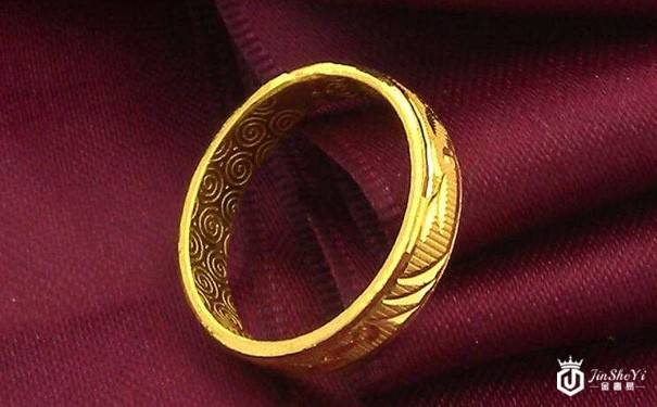 黄金回收在哪里卖，黄金首饰佩戴要注意什么？