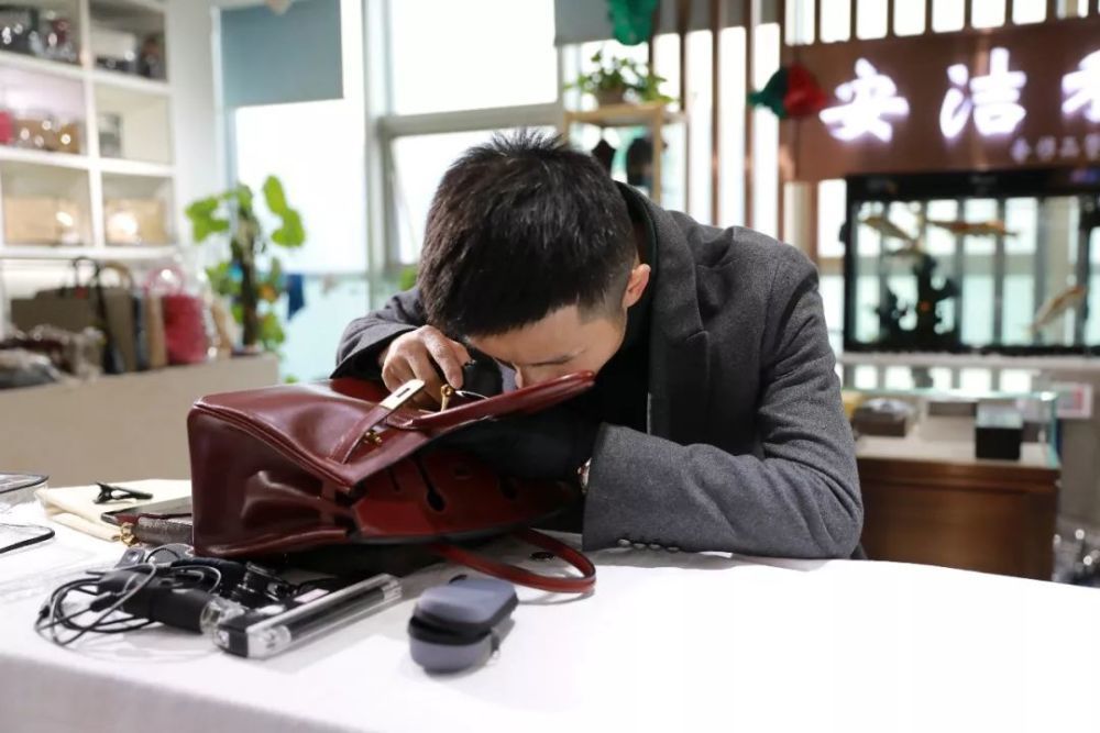二手奢侈品已悄然崛起，“两头赚钱”还不违法，规模达到1.25万亿