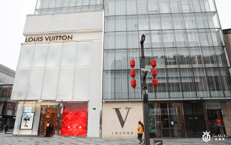 赢者通吃：LVMH和开云，两大奢侈品帝国如何继续争夺霸主地位?