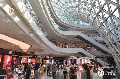 疫情阴云下，奢侈品牌能否“免疫”过关？