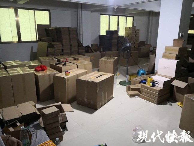 你买的假奢侈品可能来自这里！扬州破获8000万元造假案