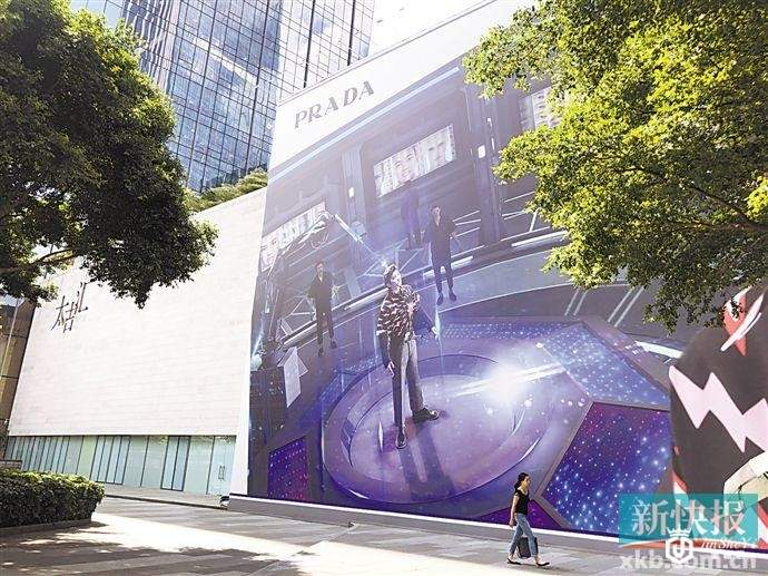 国际奢侈品牌争相“蹭流量” 纷纷傍上中国流量小生