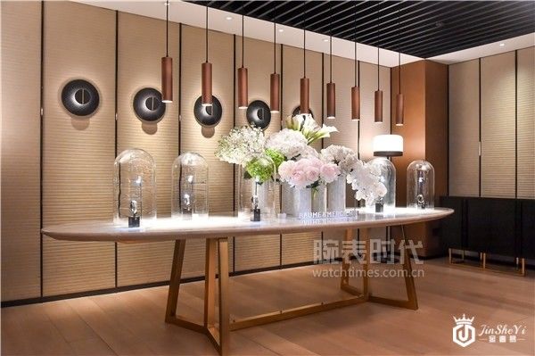 BAUME & MERCIER 名士表推出克莱斯麦女装腕表系列的全新时计