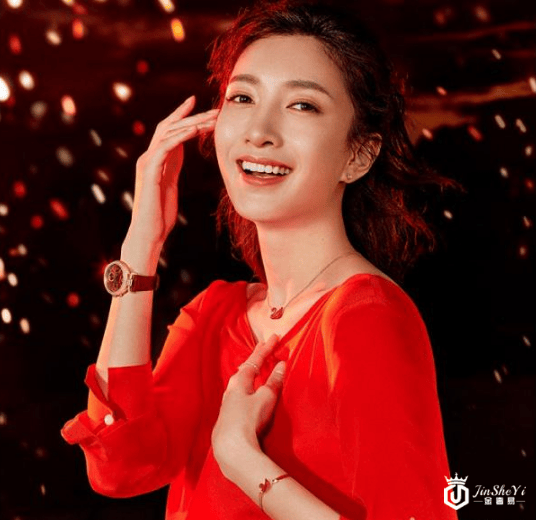施华洛世奇闪耀推出2019中国新年系列