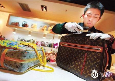 二手奢侈品市场越来越火 平台要如何摆脱“售假”标签