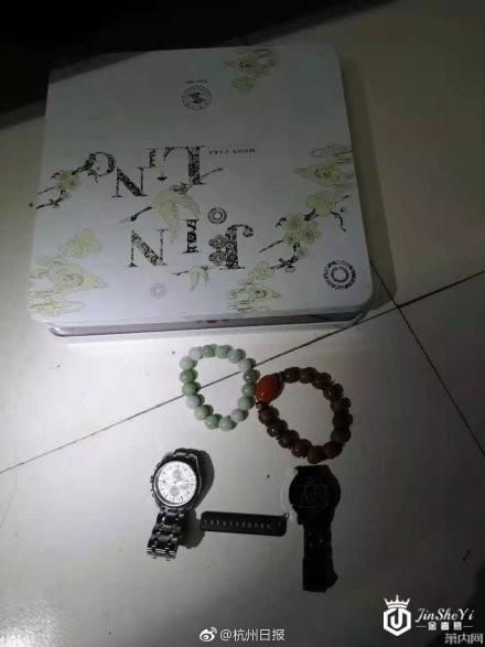男子偷奢侈品以为发财了 警察:都是高仿的