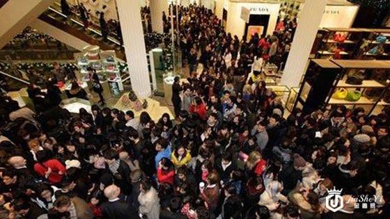 美媒：美国奢侈品商想念挥金如土的中国游客