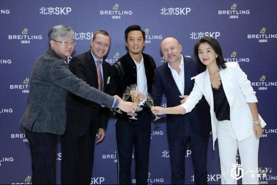 吴彦祖合作瑞士奢侈品腕表百年灵，携全新璞雅系列亮相北京SKP