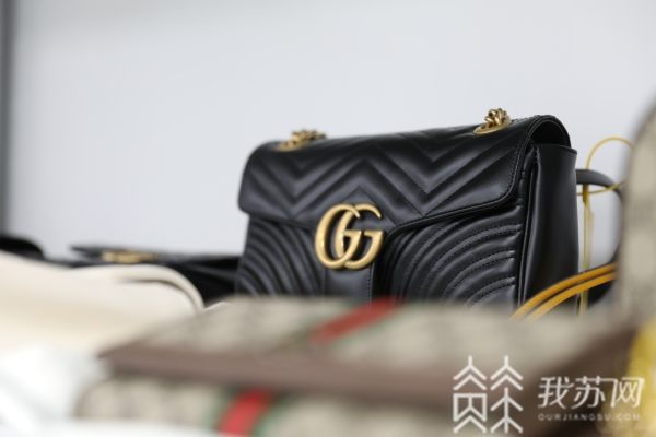 43万奢侈品首次公开对外拍卖 扬州海关喊你前来围观！