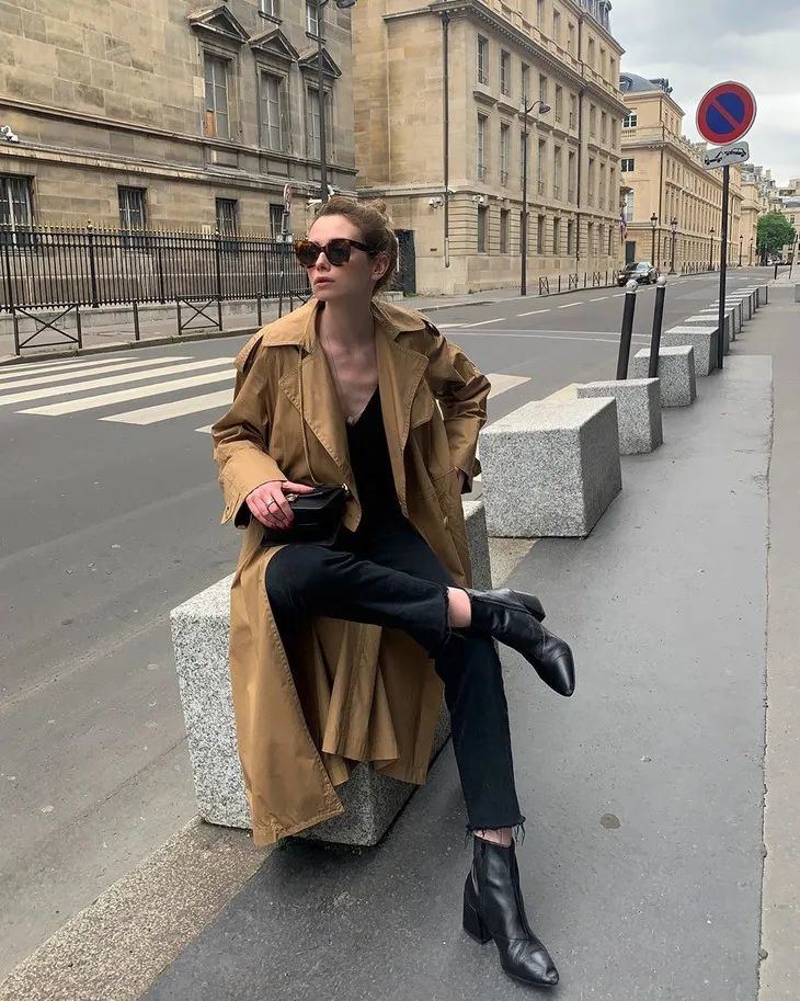 闯荡巴黎的Lily Collins 52秒换装20套，却被吐槽穿得土？