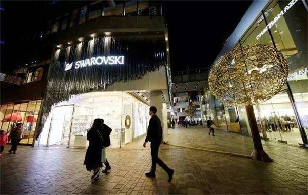 裁员6000人！知名奢侈品巨头“遇冷”，关掉全球3000家门店