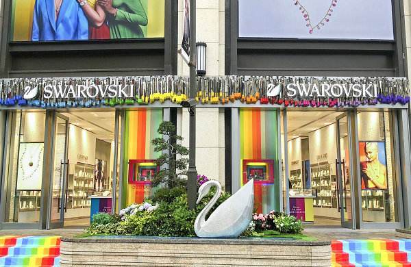 裁员6000人！知名奢侈品巨头“遇冷”，关掉全球3000家门店