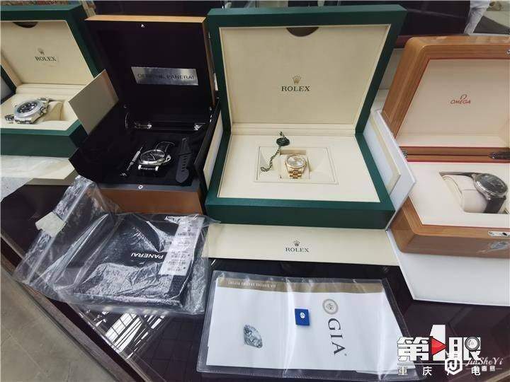 被重庆海关罚没的这些奢侈品 打包价23万起拍！