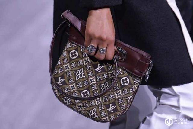 2020秋冬新款奢侈品包包大检阅：锁定入手LV、Miu Miu热卖款