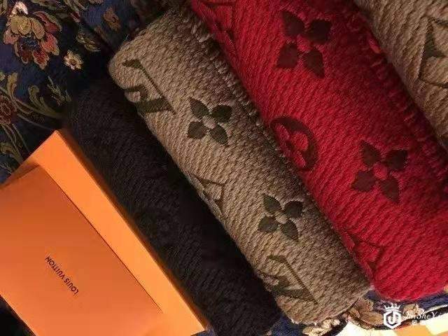 简单七步就能看穿假的LV围巾