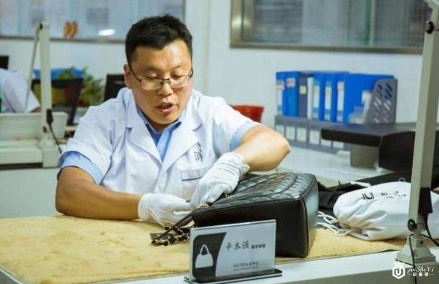 一年买8次奢侈品！年轻人实现买包自由，寺库黑科技成背后推手