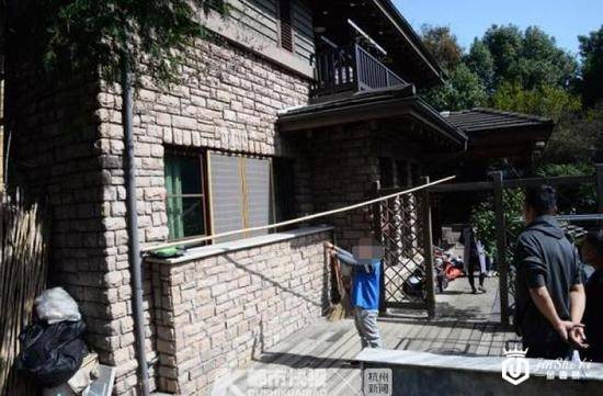 做微商亏钱瞄准别墅区 浙男子被抓时行李箱全是奢侈品