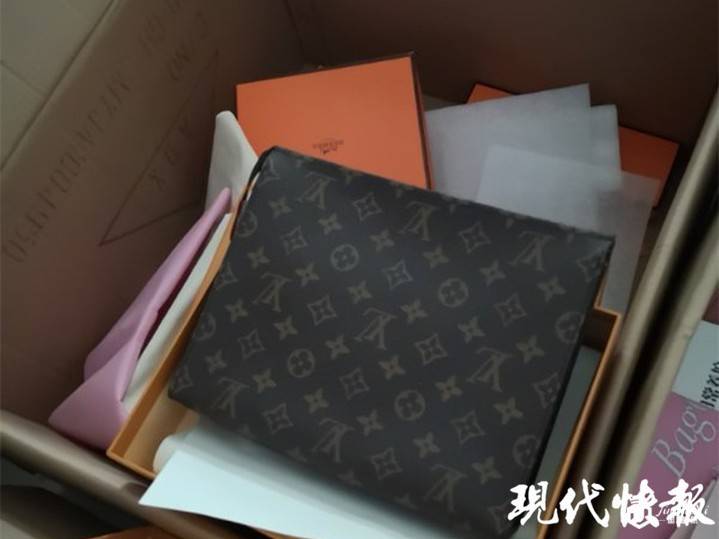 你买的假奢侈品可能来自这里！扬州破获8000万元造假案