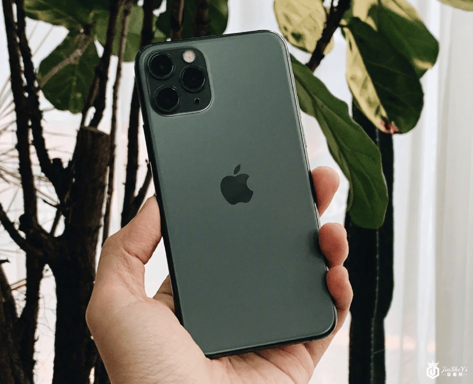 iPhone成为奢侈品，设计师表示，苹果手机更像是奢华手表！